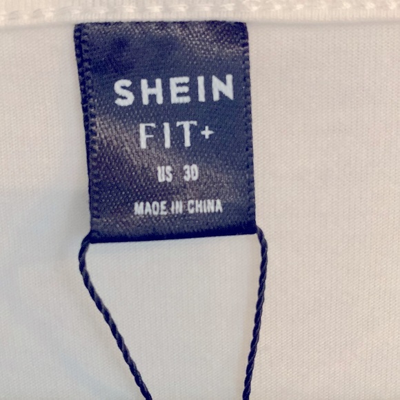 Super Cute “lip Biting “ Top Fit + 30 = 5X see size chart. - Picture 4 of 11